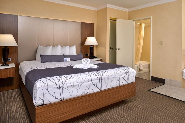 Room 8 of 37