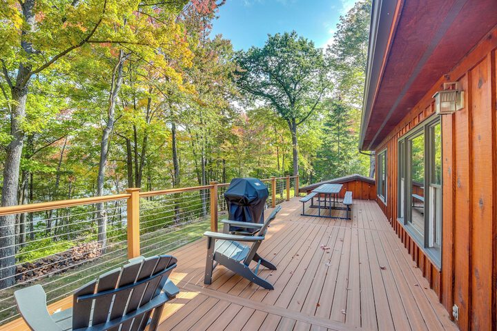 Rhinelander Chain of Lakes Home w / River Dock!