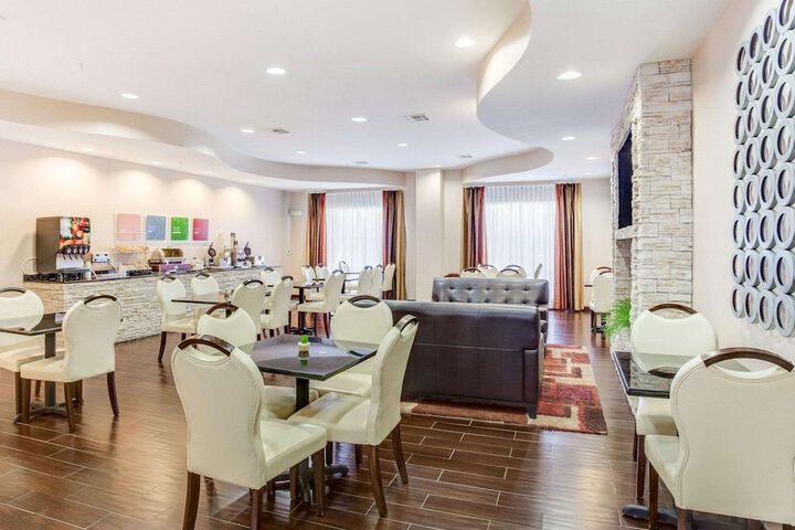 Comfort Suites Mandeville - Covington