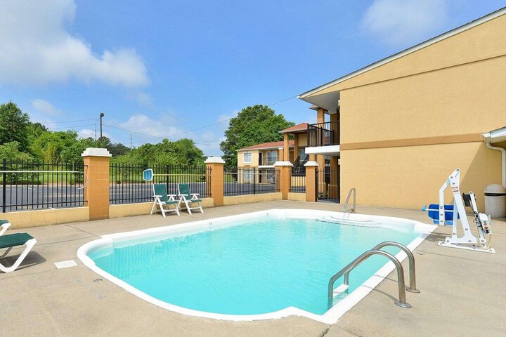 Pool 6 of 65