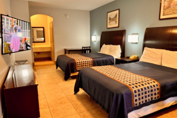 Texas Inn and Suites City Center at University Dr.