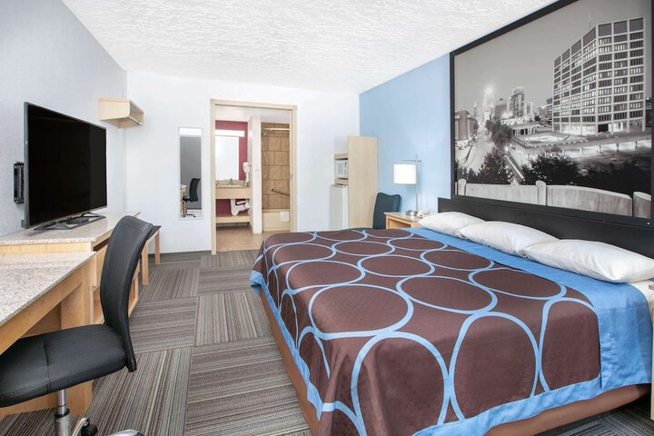 Room 15 of 21