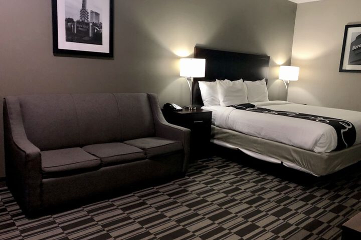 Room 12 of 34