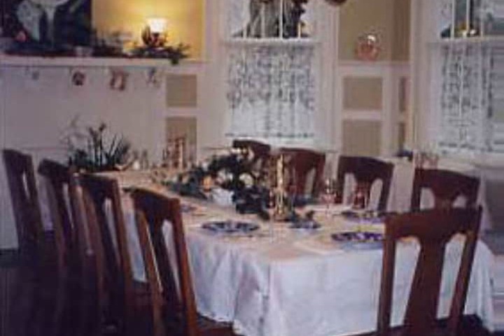 Dining 14 of 17