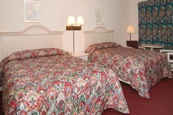Room 12 of 30