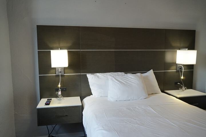 Room 16 of 27