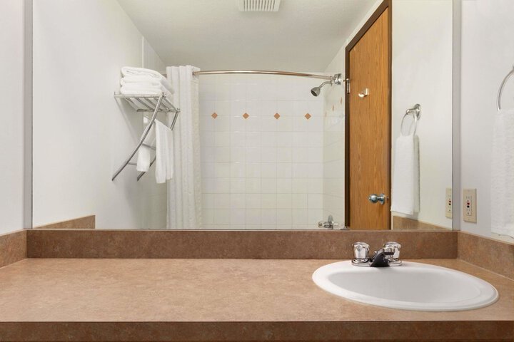 Room 11 of 12