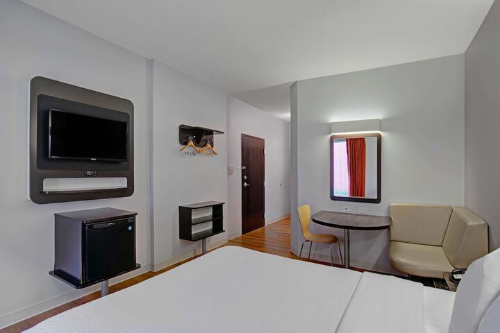 Room 38 of 46