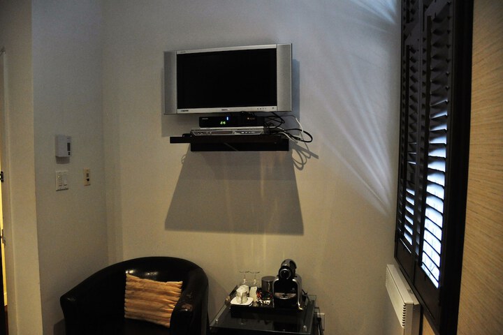 Room 15 of 18