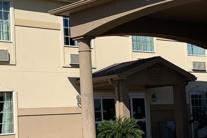 Hotel 4 of 74