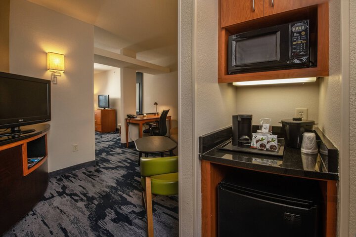 Room 15 of 19