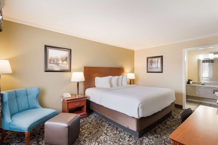 Room 15 of 23