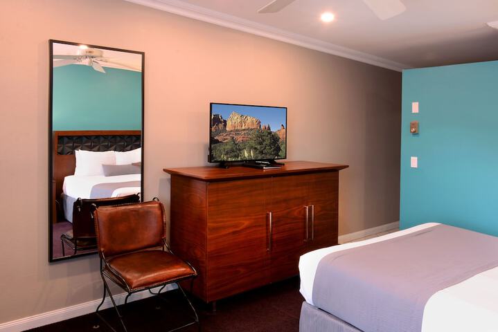 Room 21 of 37