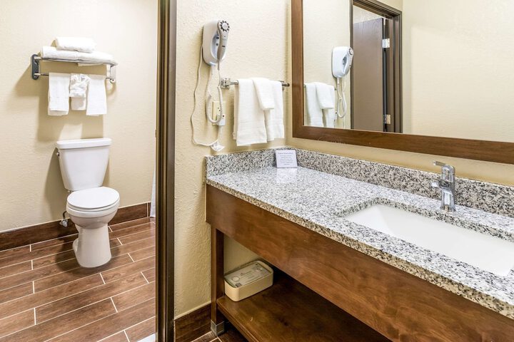 Comfort Inn Waukesha - Milwaukee West