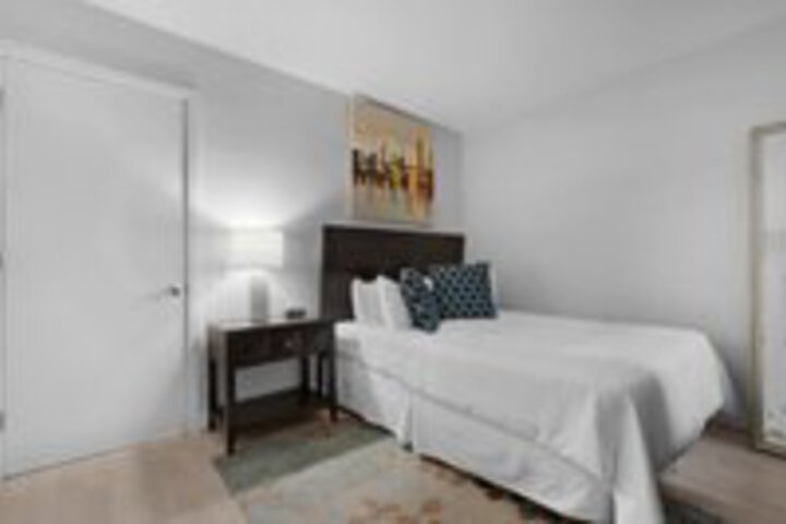 Room 15 of 100