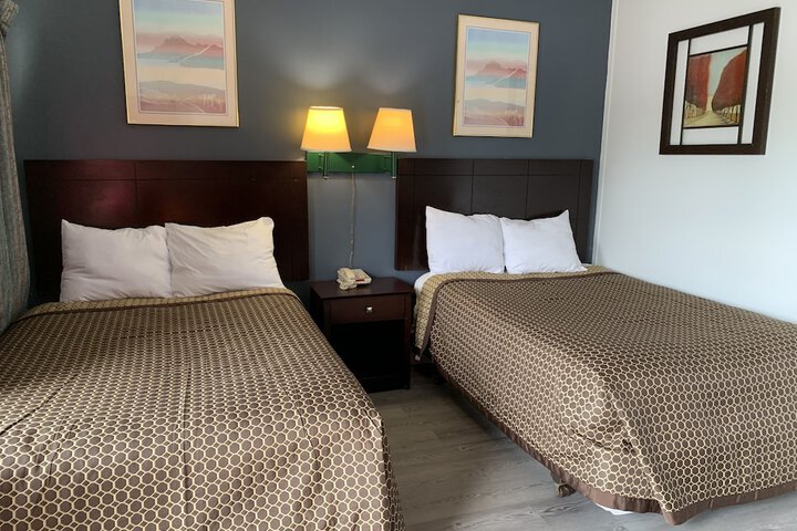 Room 13 of 18
