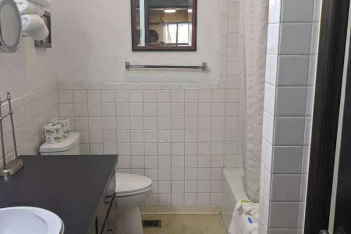 Room 30 of 43