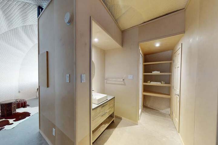 Room 186 of 325