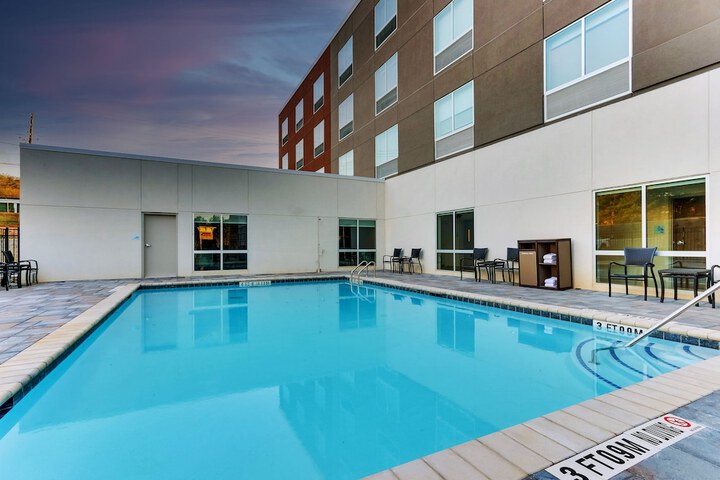 Pool 11 of 79