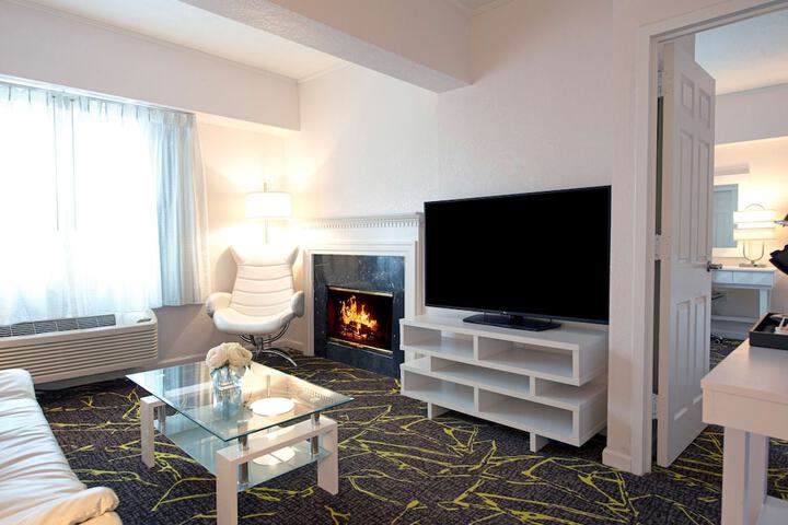 The Roslyn Tapestry Collection by Hilton