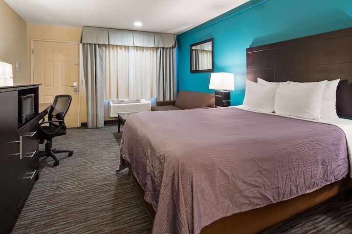 Room 14 of 24