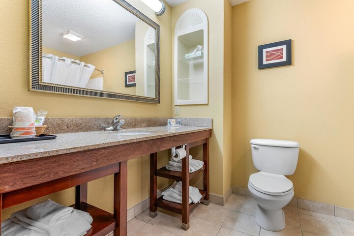 Comfort Suites Findlay I-75 near Sports Complex