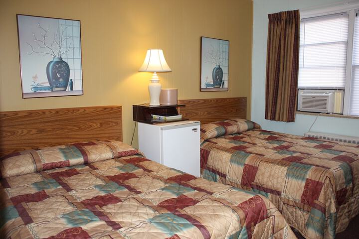 Room 9 of 16