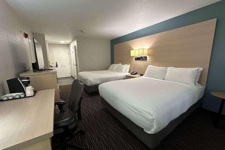 Room 6 of 21