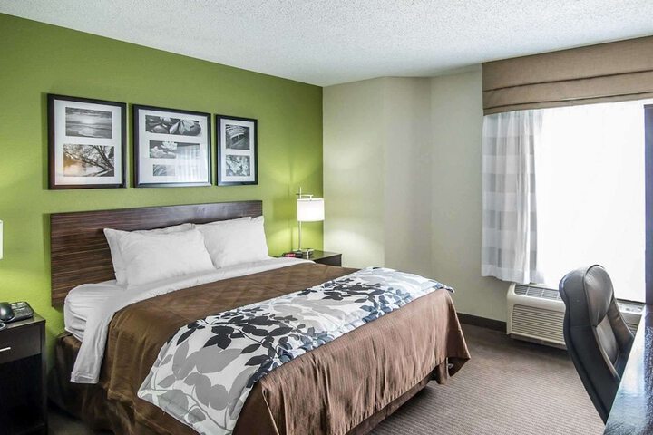 Room 20 of 33