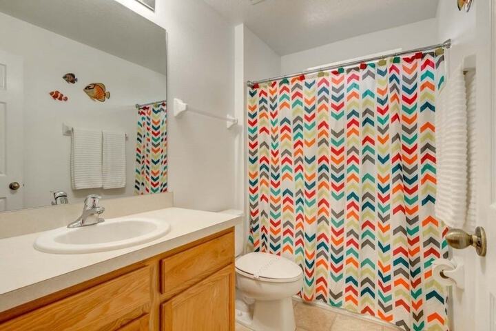 Private Pool in Gated Resort! 4 Bedroom Home by RedAwning