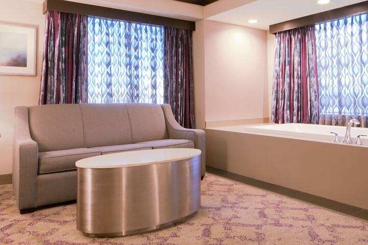 Silver Legacy Reno- a Caesars Rewards Destination