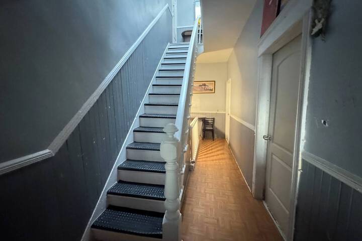 Huge 3 Bedrooms Apt 15 Minutes to NY City