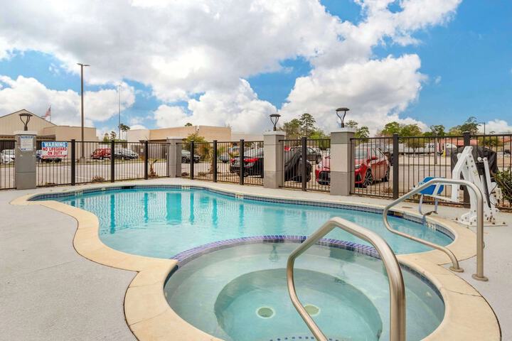Pool 7 of 39