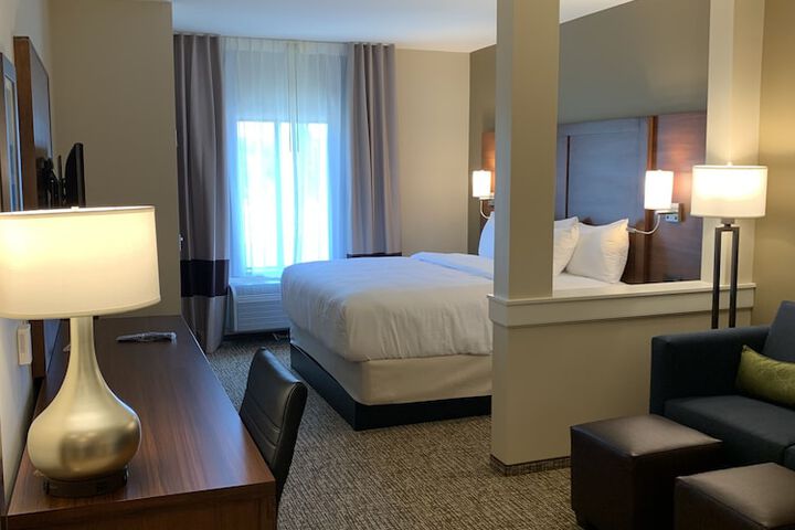 Room 35 of 47