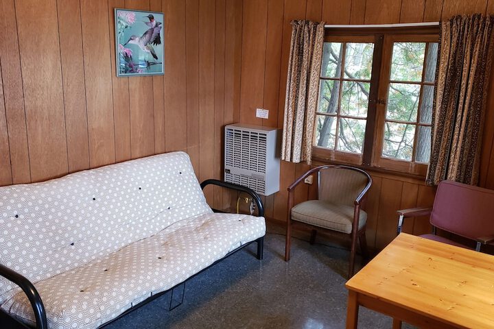 Room 105 of 215
