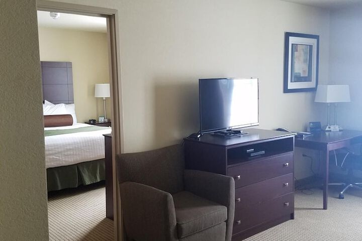 Room 6 of 46
