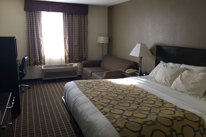 Room 10 of 12