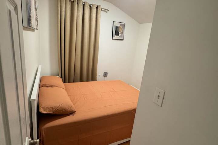 Spacious 3BR Family Home Near Everything