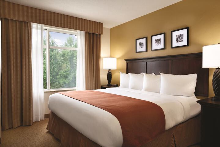 Country Inn & Suites by Radisson Salina, KS
