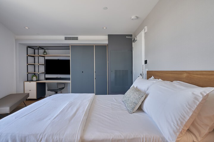 Room 22 of 32