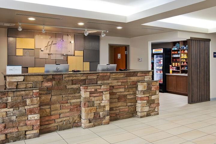 Holiday Inn Express Hotel & Suites Auburn Hills by IHG