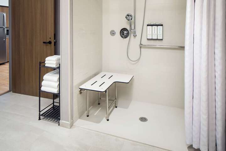 Room 10 of 33