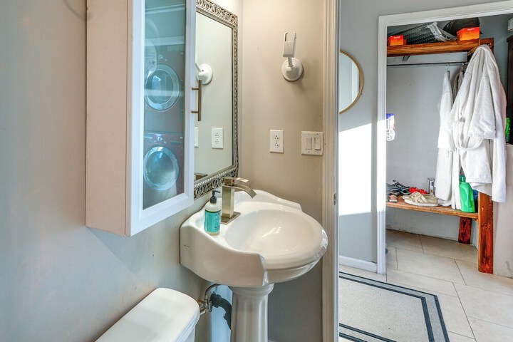 Delta Junction Rental w / Shared Pool & Hot Tub!