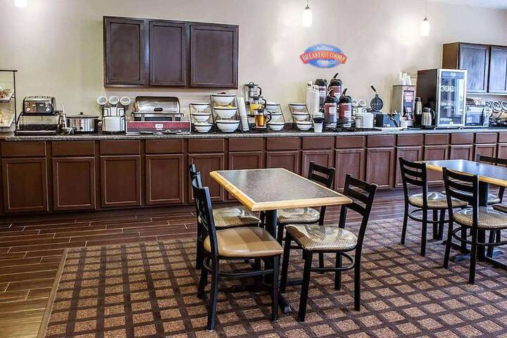 Breakfast/Coffee Service 25 of 27