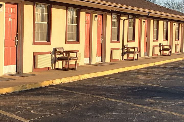 Hotel 4 of 33