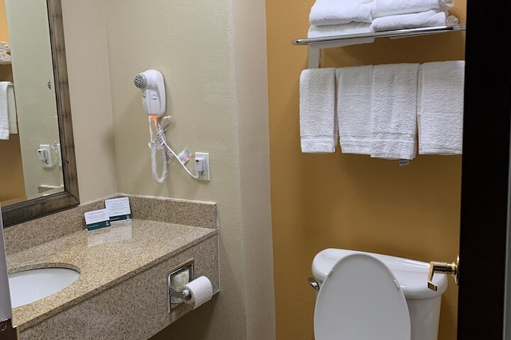 Room 28 of 41