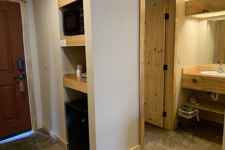 Room 62 of 164