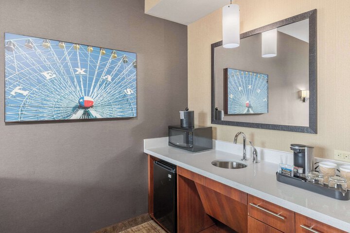 Cambria Hotel Plano Frisco