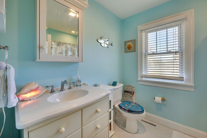 Welcoming Cottage w / Outdoor Pool & Water Views!