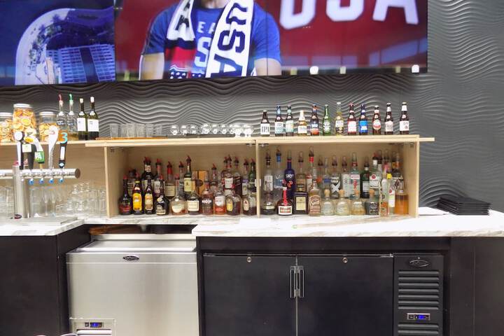 Lounge 100 of 108